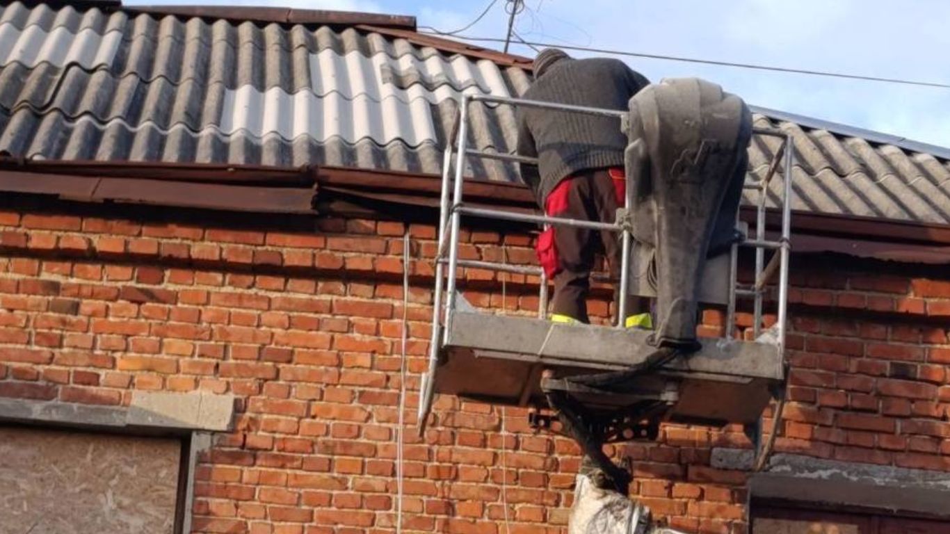 Detail van dakpannen na reparatie